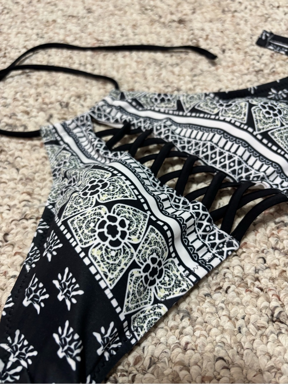Black & White Lattice Floral Strappy Bikini top